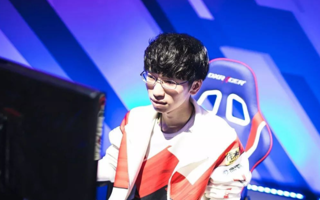 的对抗中展 的对抗中展