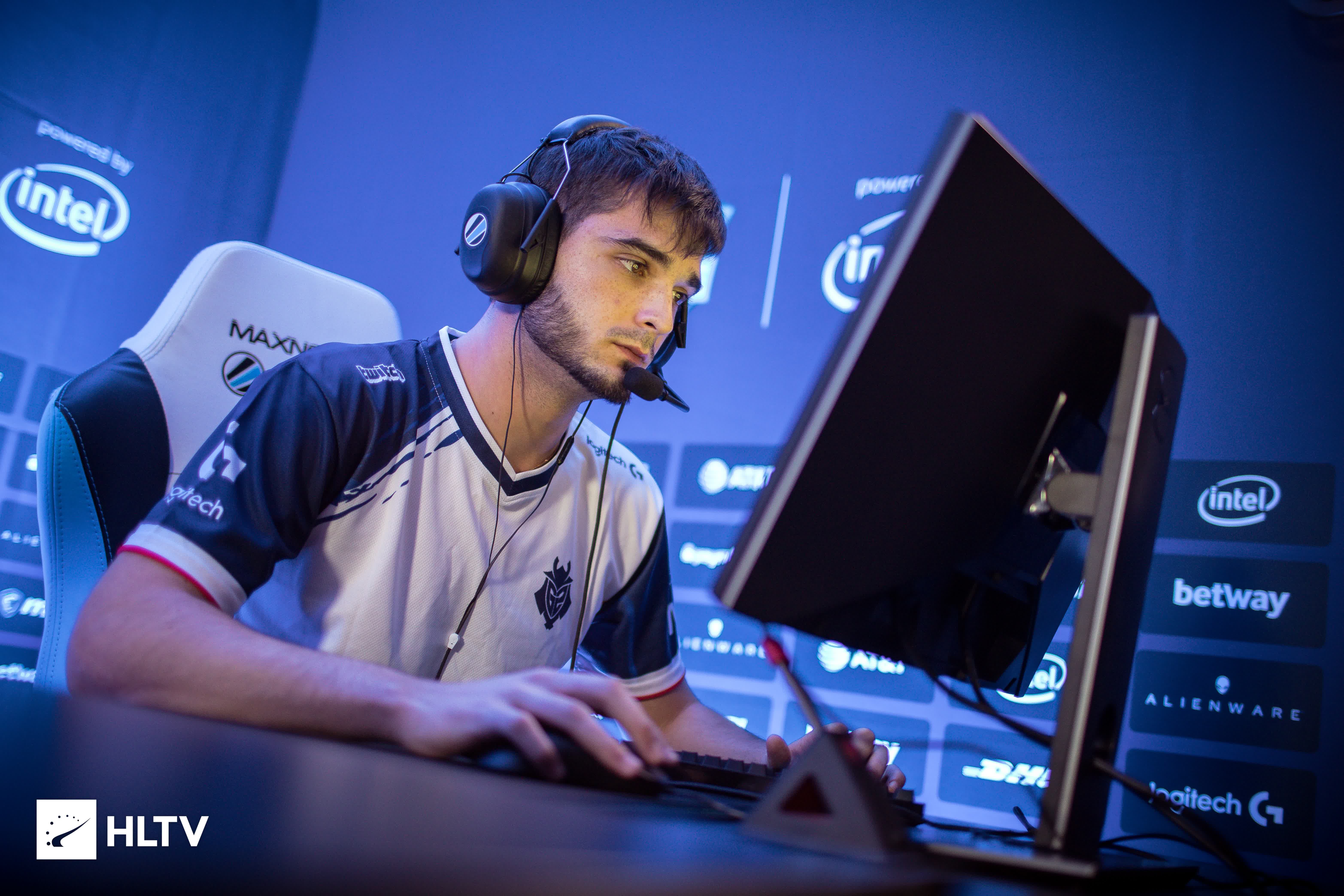 不仅依靠明 不仅依靠明