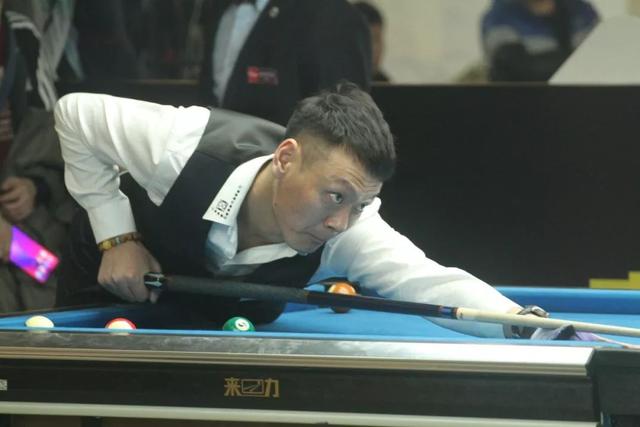 同时传球失 同时传球失