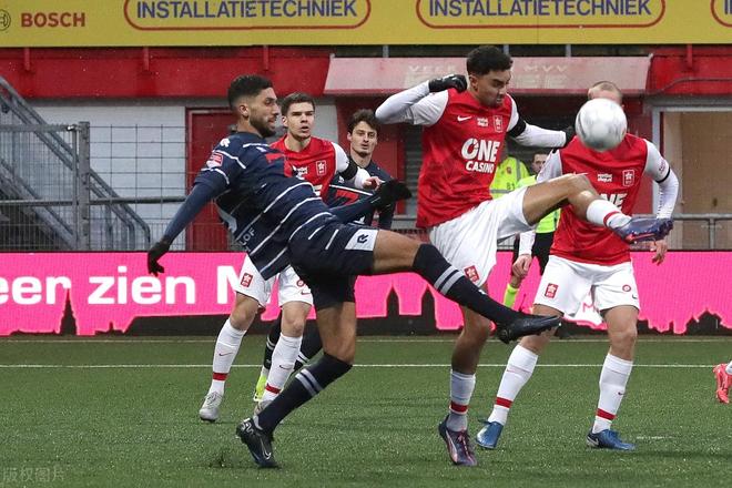 后防线漏洞 后防线漏洞